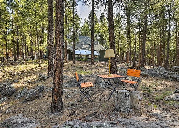Woodsy Flagstaff Hideaway W/ Deck + Sunroom! Mountainaire